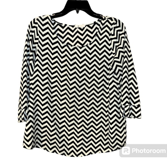 Everly small blouse black white zigzag Anthropologie business casual summer - Picture 1 of 8